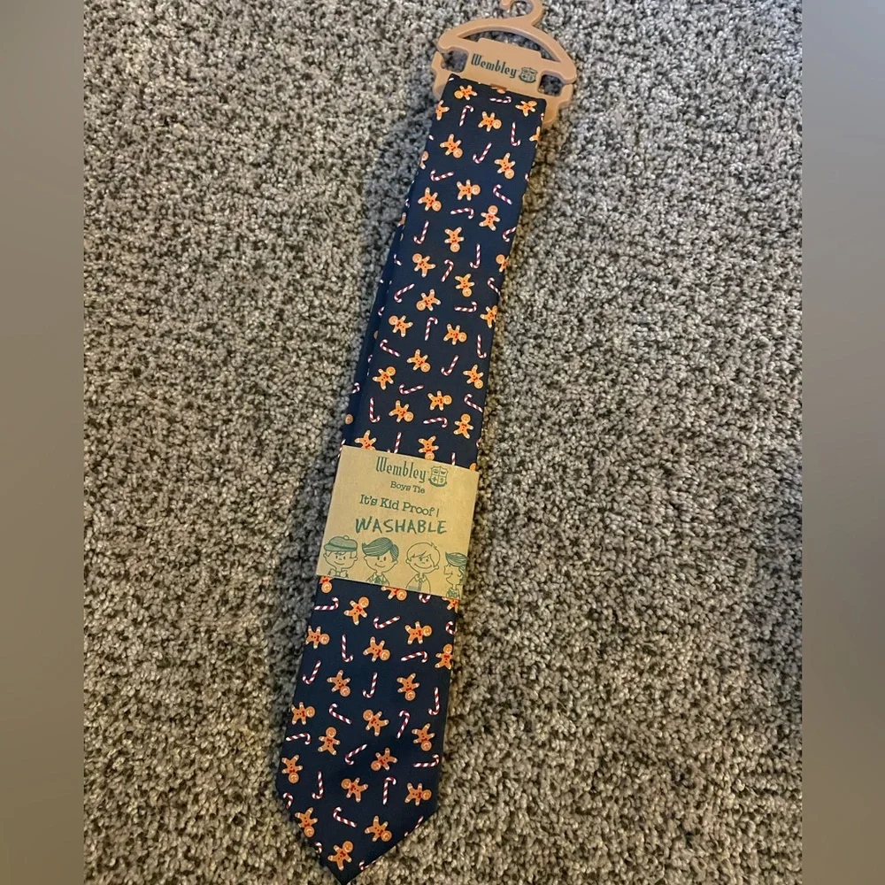 Boys wembley gingerbread and candy cane tie, nwt